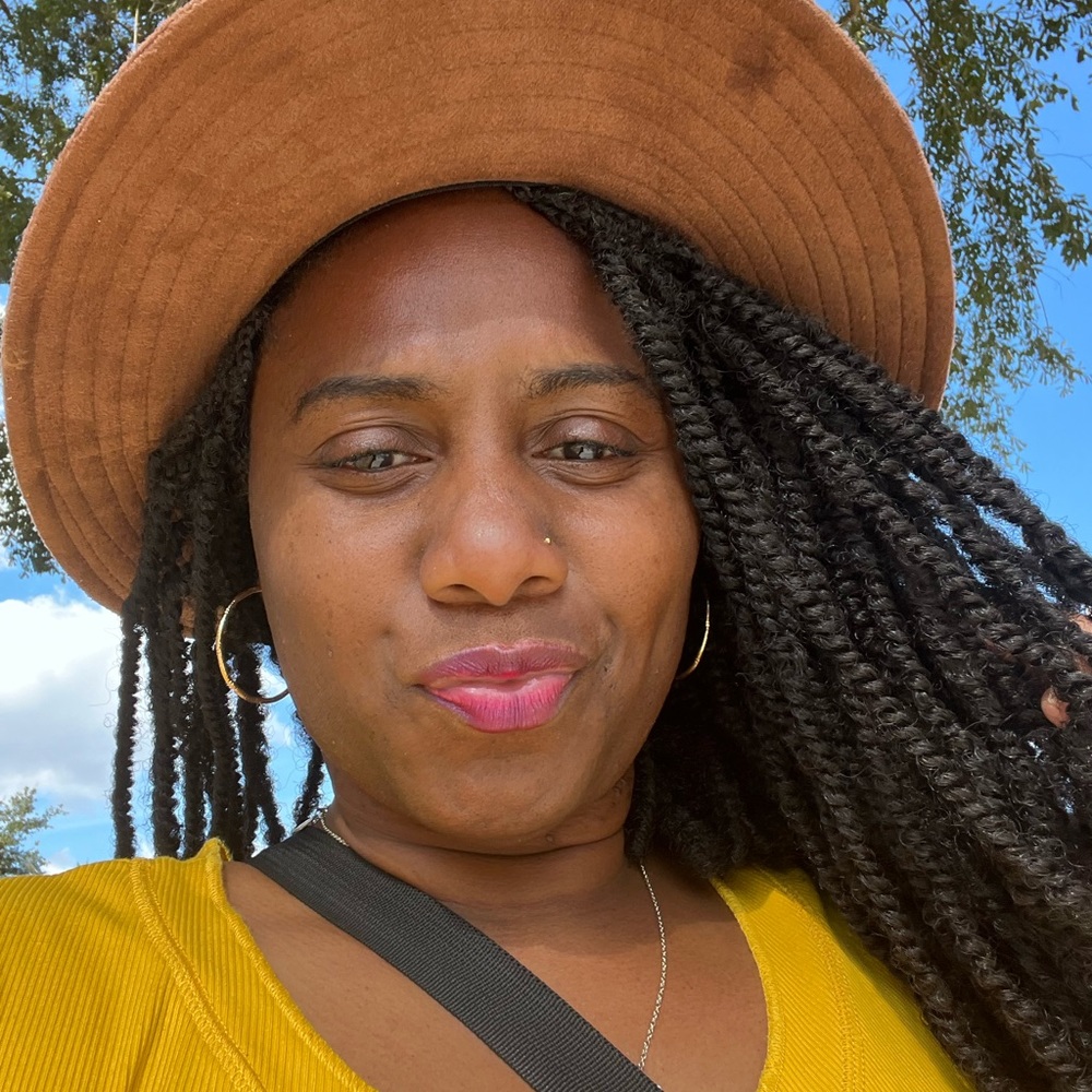 Meet your Posher, Whitney